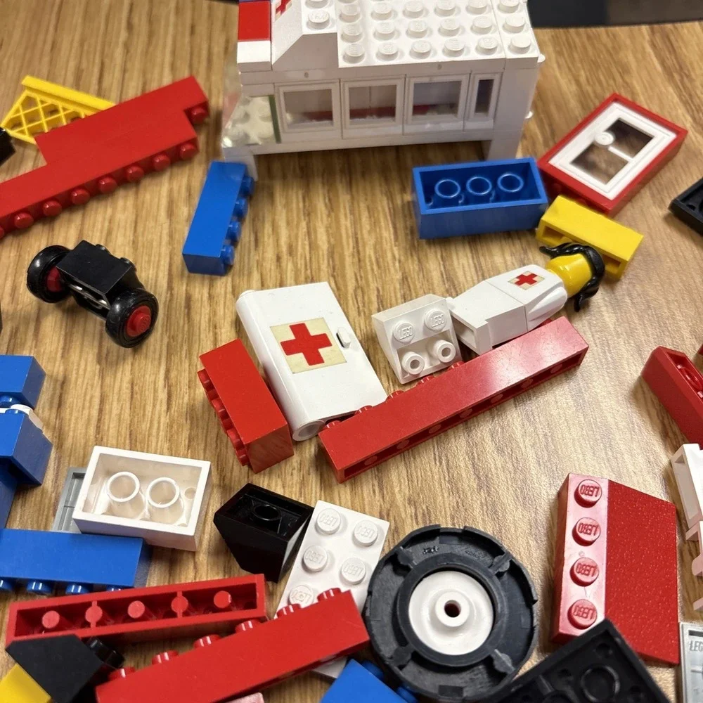 LEGO LEGOLAND: Air Ambulance 386 (partial?) Set Number 770 VTG  1975! And More